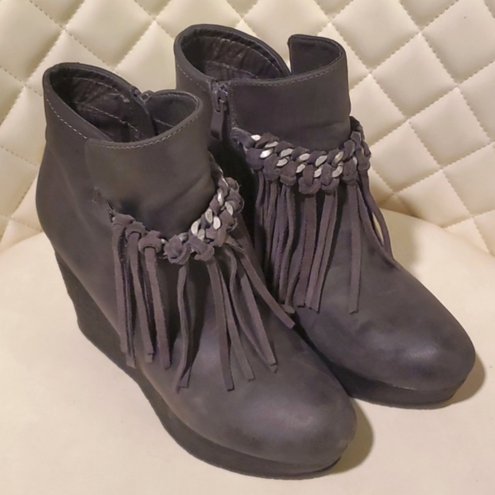 7.5 Goth Emo Sbicca Platform Boots ~ Grey Tassels ~ Gothic Heel Boots - Picture 1 of 7